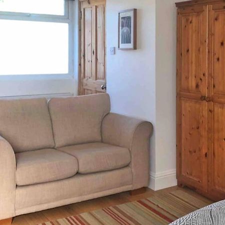 Modern Studio Apartment Near Town Centre Poole Ngoại thất bức ảnh