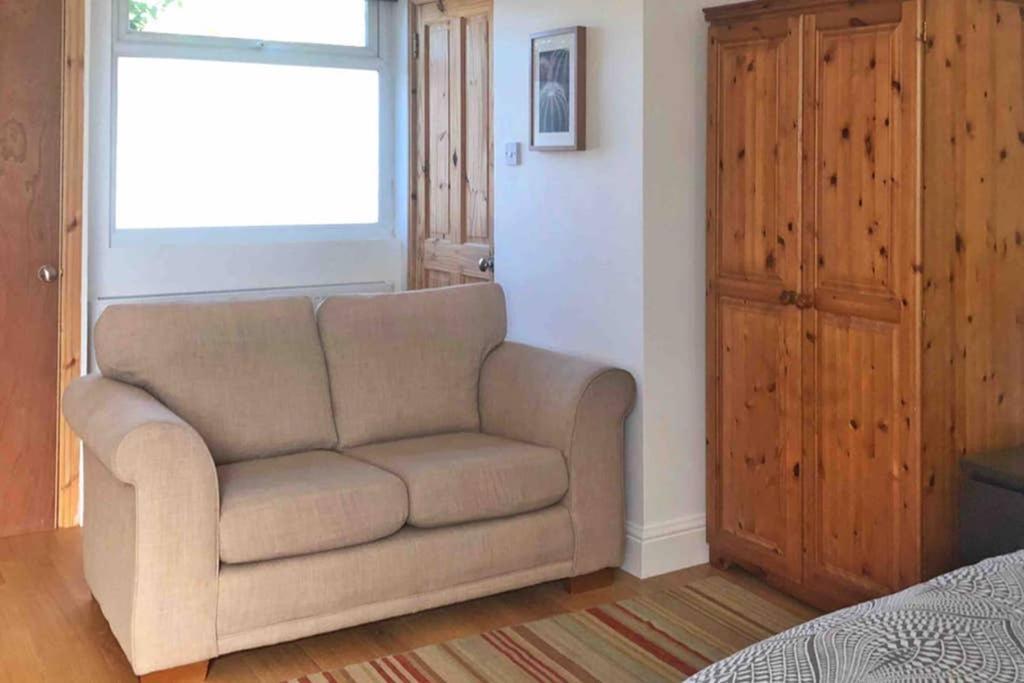 Modern Studio Apartment Near Town Centre Poole Ngoại thất bức ảnh