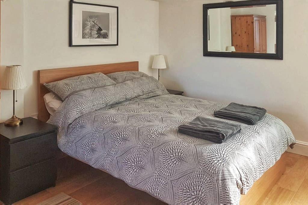 Modern Studio Apartment Near Town Centre Poole Ngoại thất bức ảnh